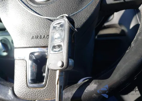 2011 Volkswagen Jetta Sportwagen 2.0L Tdi from USA, damaged, VIN 3VWPL8AJ4BM601369